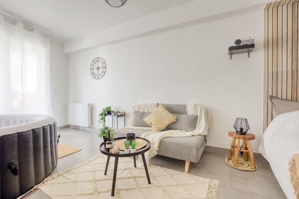 Super Appartement Cosy-Jacuzzi Proche De Paris Rosny-sous-Bois Exterior photo
